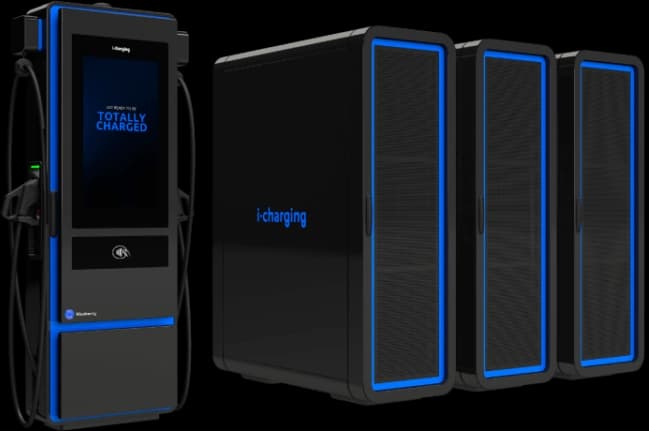 A Blueberry PLUS DC fast charging dispenser beside its three stackable power cabinets